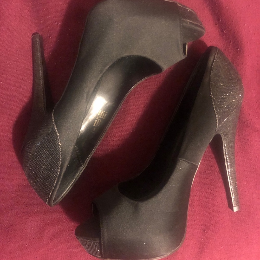 Steve Madden Black Sequin High Heel Pumps